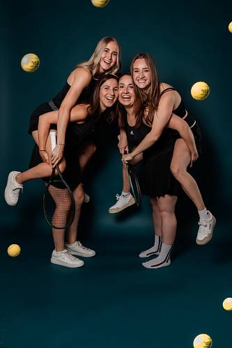 Freundinnen Foto Tennis bälle