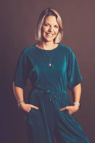 Fashion & beauty photo shoot with a photographer